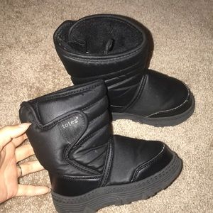 boy 8c tote black Snow boots
